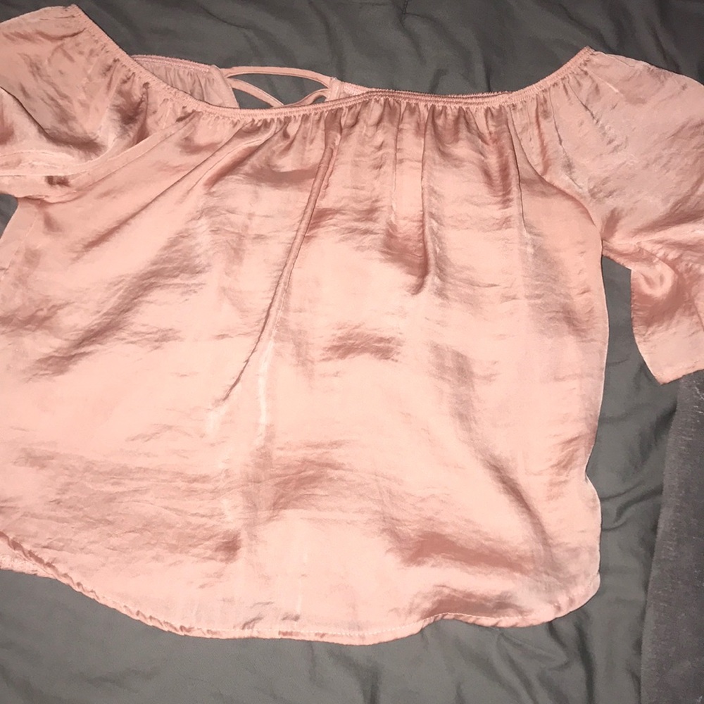 Pink off the shoulder - Picture 1 of 2